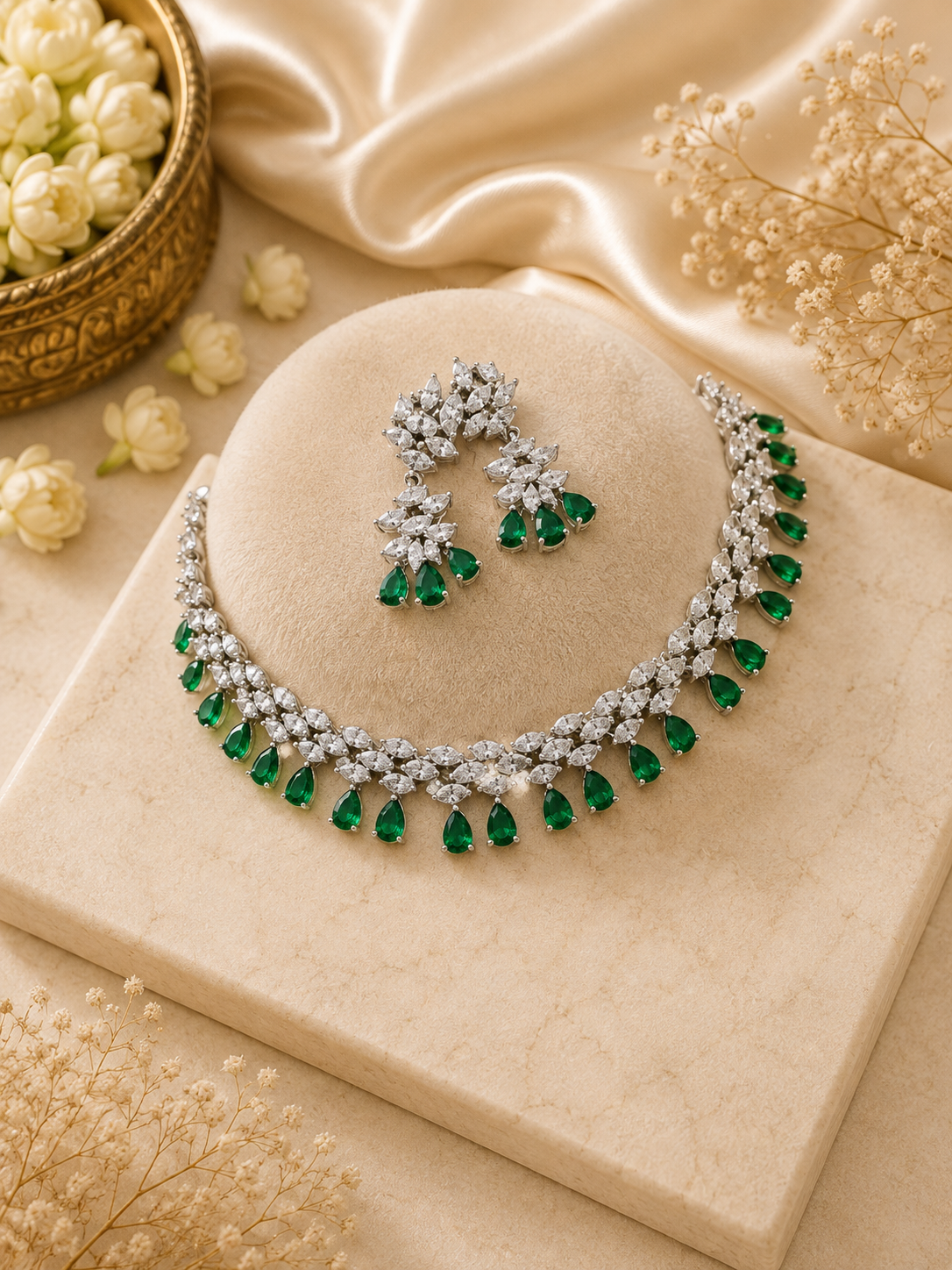 Regal Emerald Leaflet Set