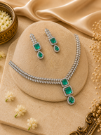 Regal Emerald Laurel Drop Set
