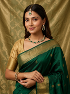 Emerald Green Kundan Necklace Set
