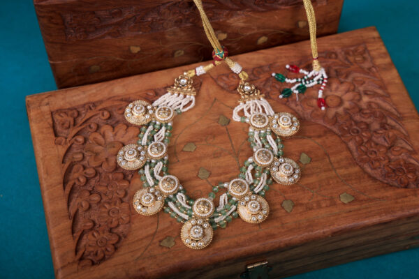 Alternative view of Haseen Kherat