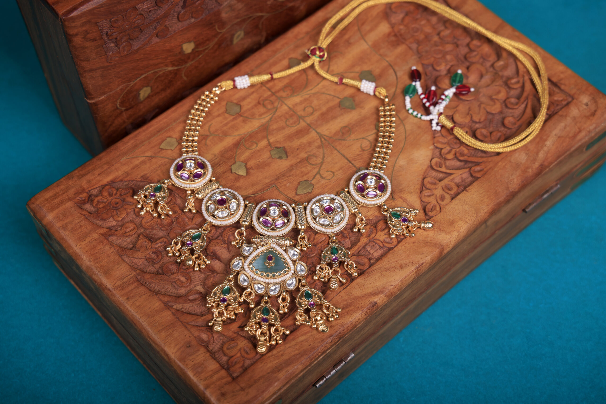 Rajwada Kati Necklace - Image 2