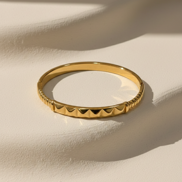 Aurelia Stud Bangle