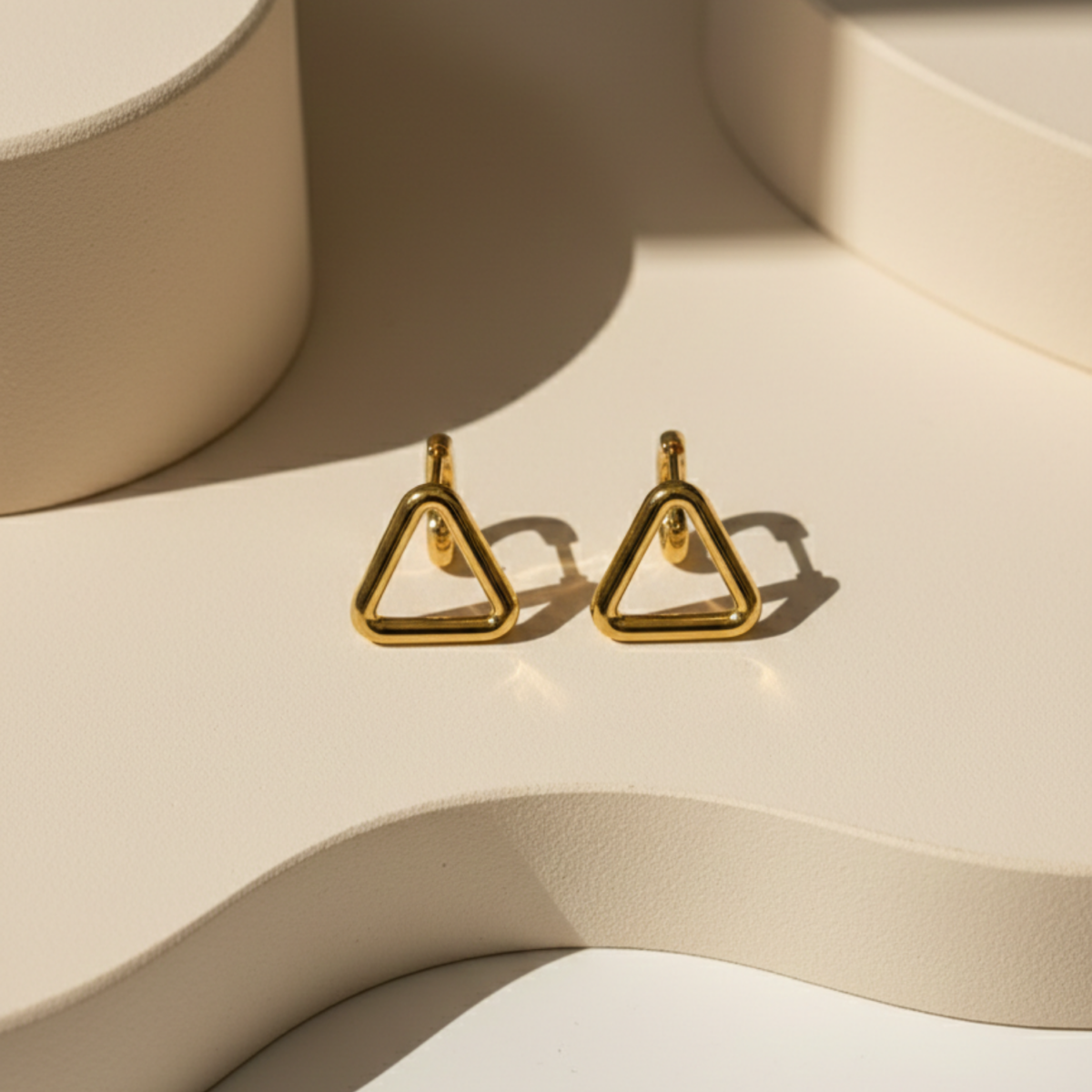 Triangle Minimal Huggies