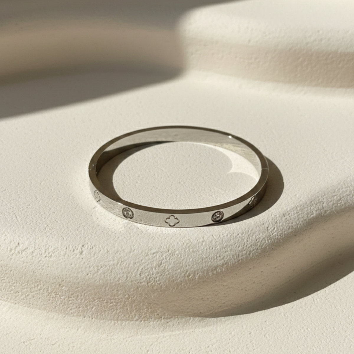 Clover Spark Silver Bangle